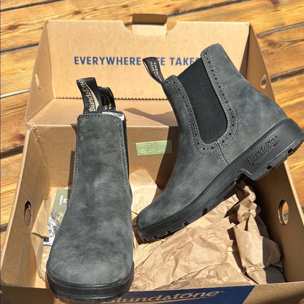 Blundstone high top boots